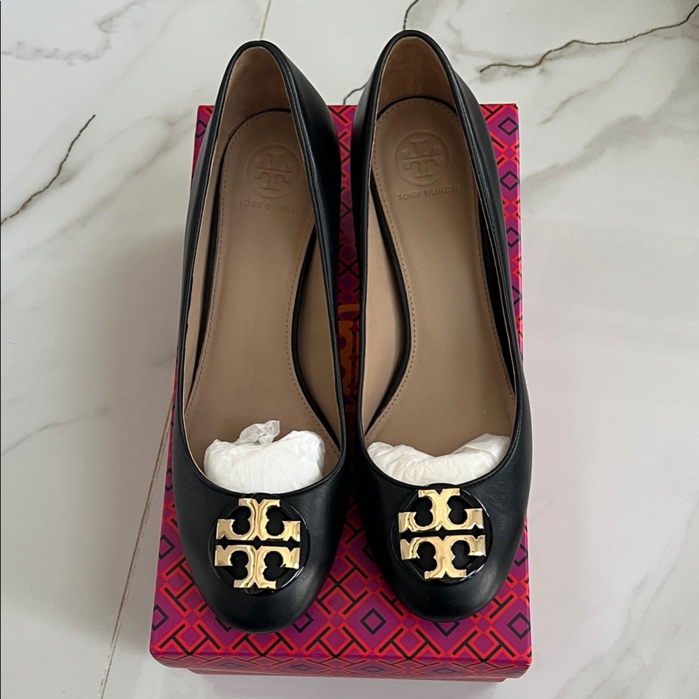 Tory Burch Black Calf Leather Janey Pump with Gold Emblem